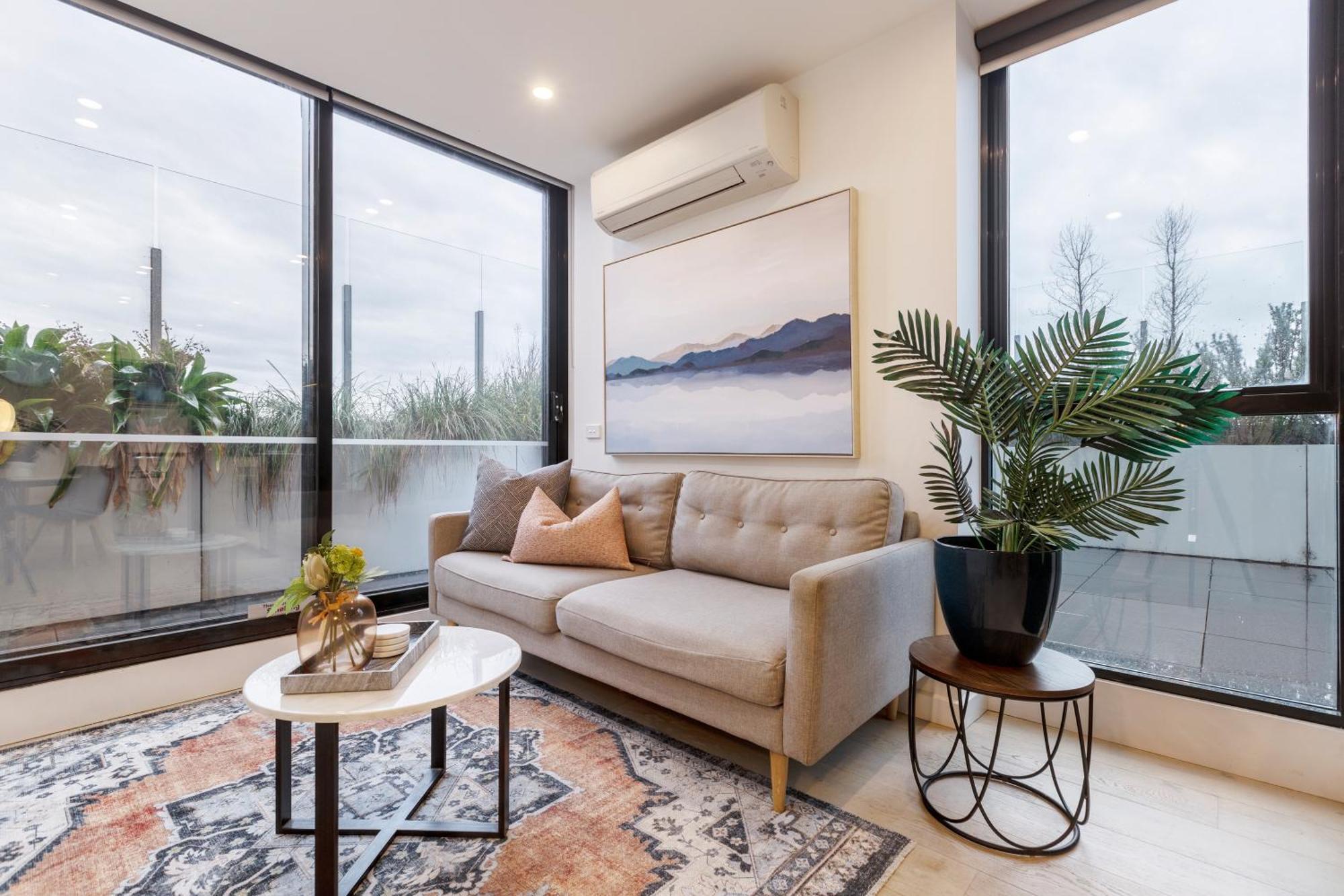 Little French With Wrap-around Balcony Apartment Melbourne