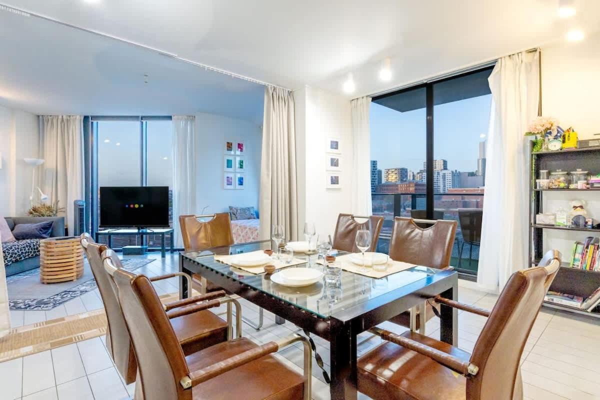 Stunning View 2b Free Parking In Dockland Apartment *