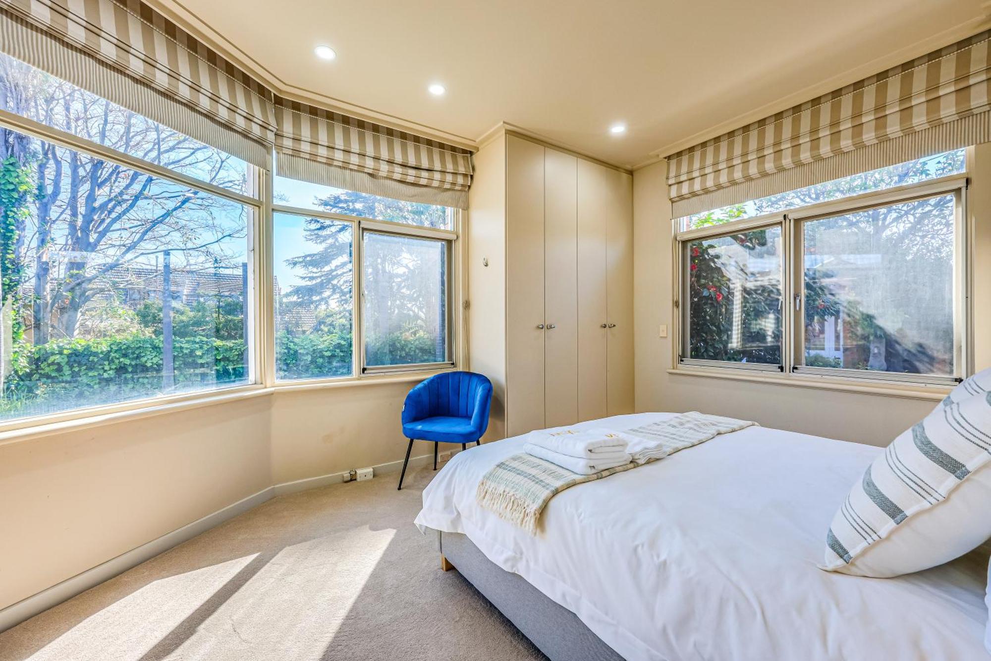 Stayau Spacious 6br Mckinnon Pool Holiday home