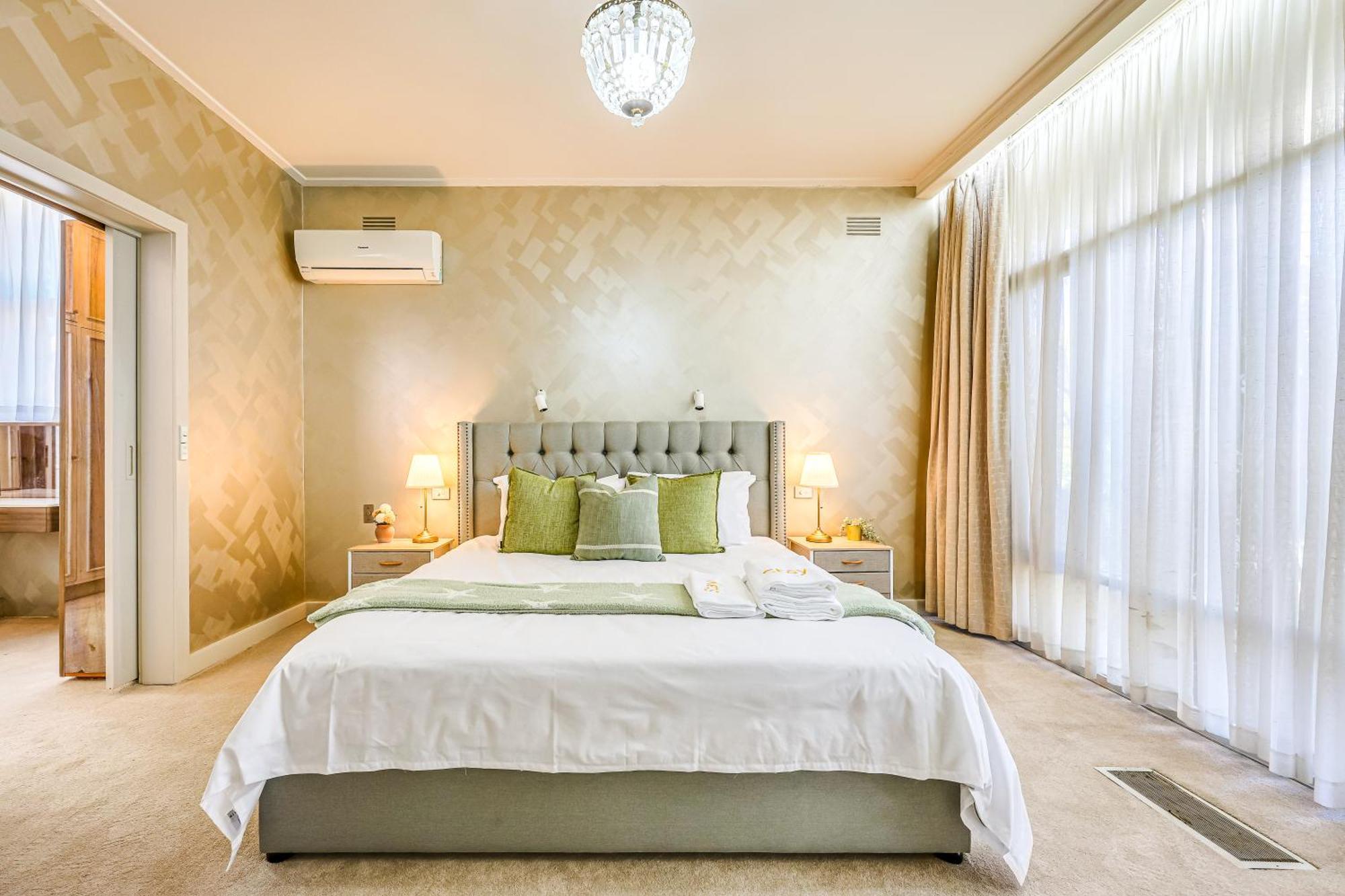 Stayau Spacious 6br Mckinnon Pool Holiday home *
