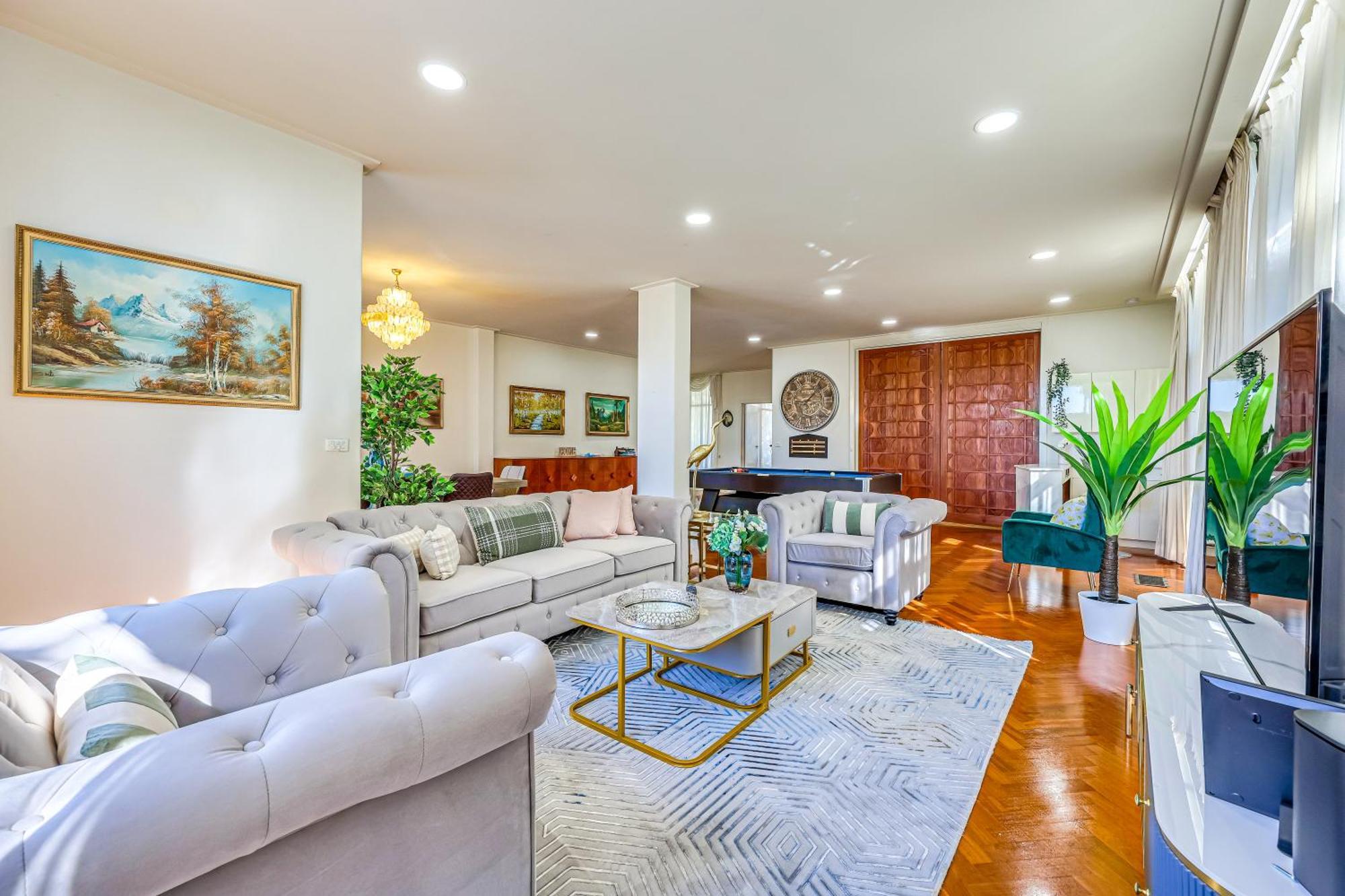 Stayau Spacious 6br Mckinnon Pool Holiday home Melbourne