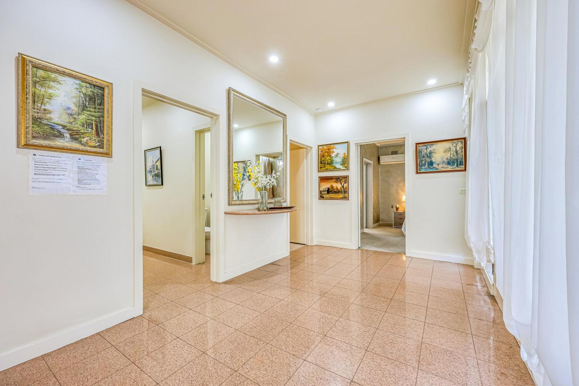 Stayau Spacious 6br Mckinnon Pool