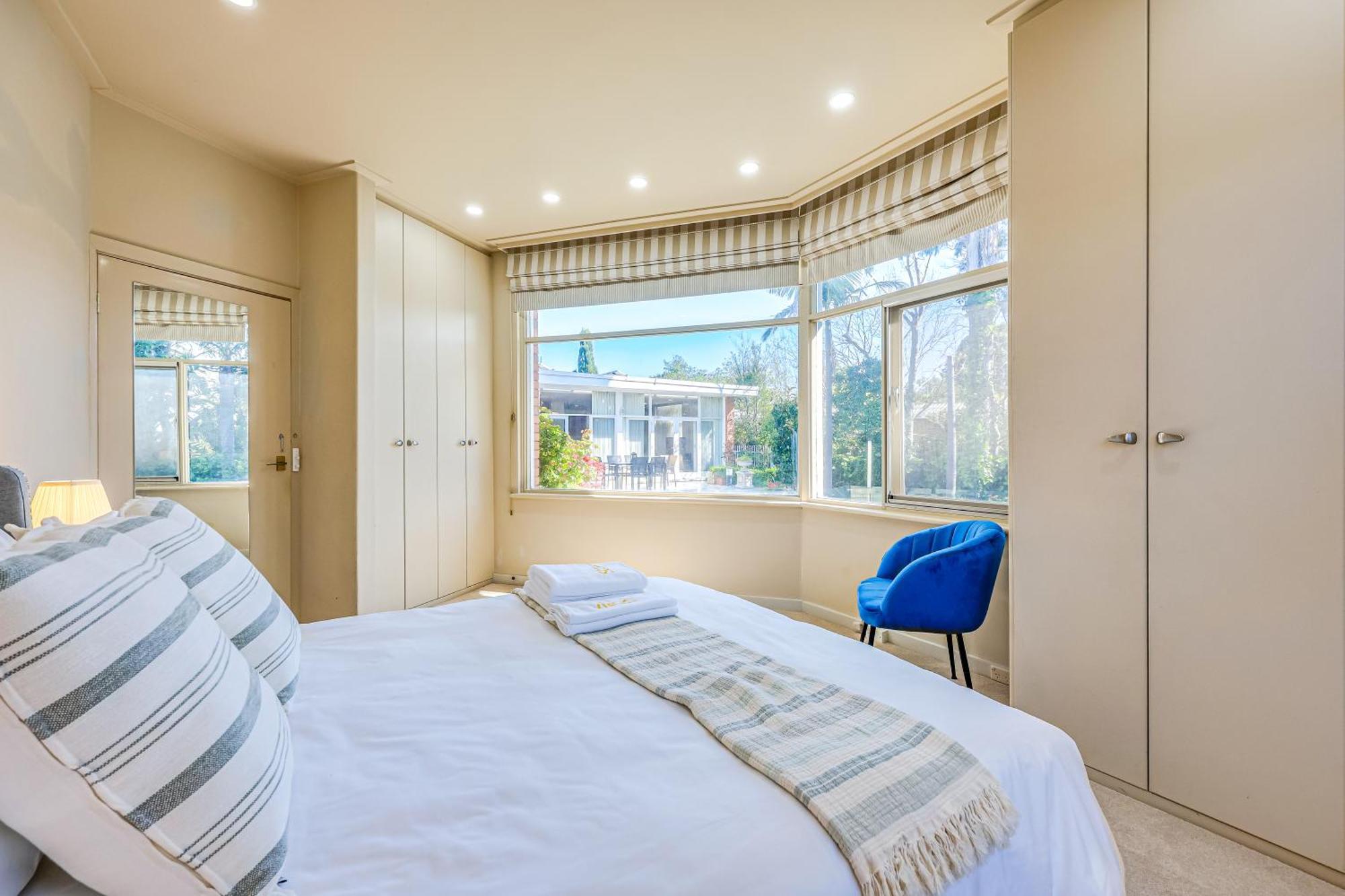 Stayau Spacious 6br Mckinnon Pool Holiday home