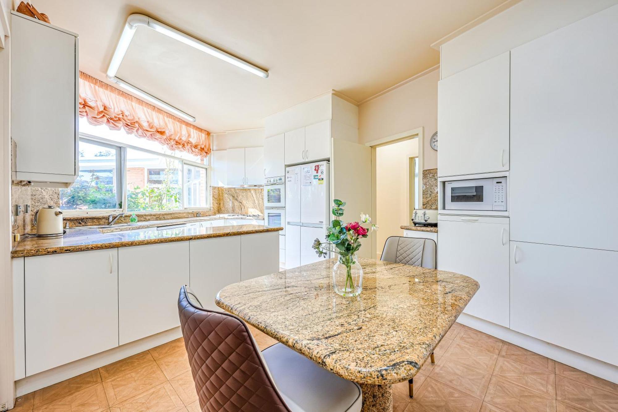 Stayau Spacious 6br Mckinnon Pool *