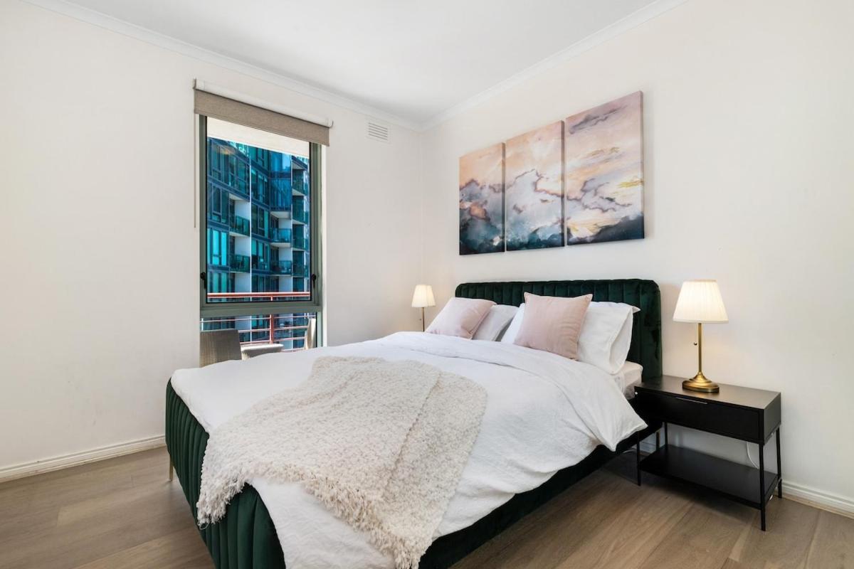 Southbank Towers - Prestigious 16th Floor 3br Melbourne