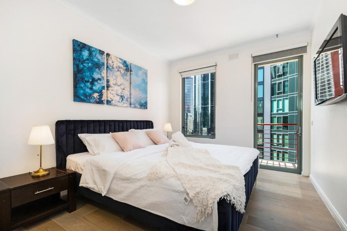 Southbank Towers - Prestigious 16th Floor 3br *