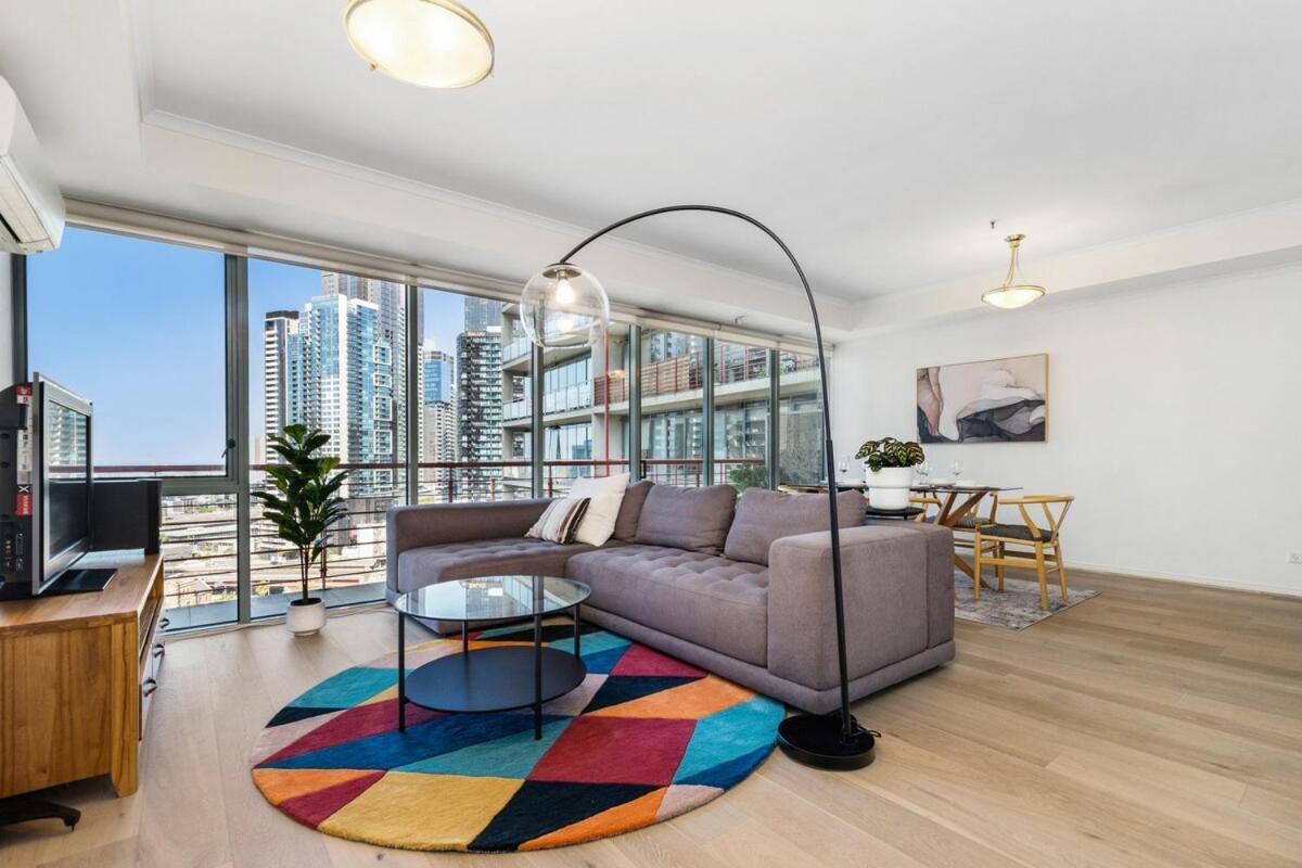 Southbank Towers - Prestigious 16th Floor 3br Melbourne