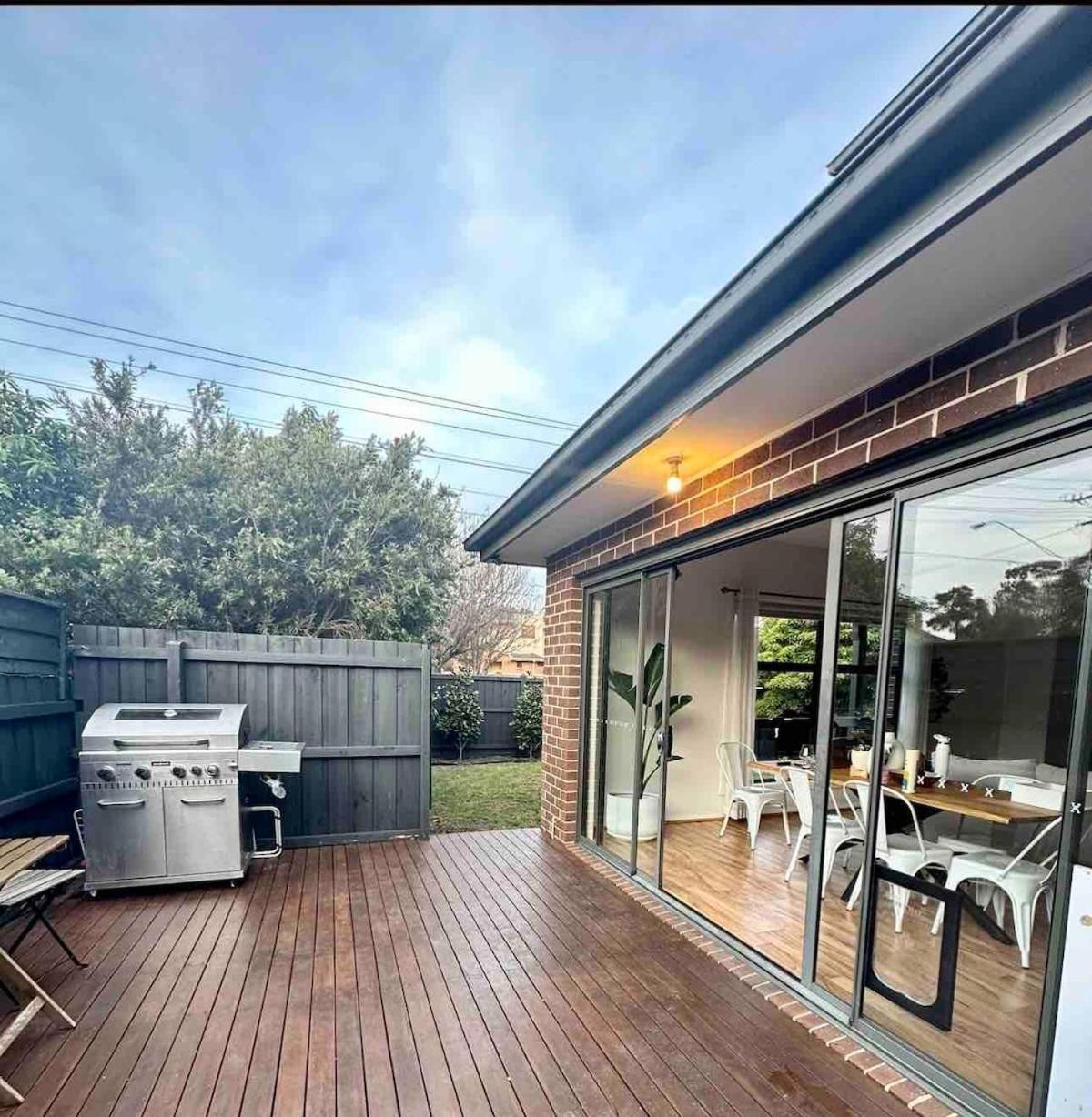 Holiday home Close To Airport & Train Station