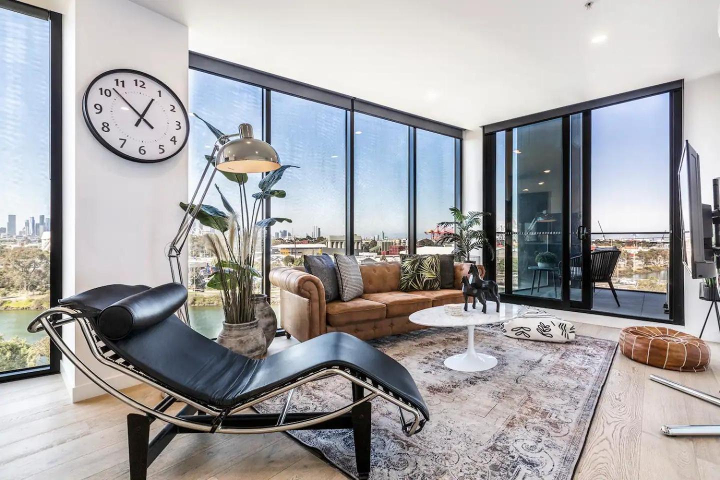 Apartment Hip On Maribyrnong River Cityscape Views!