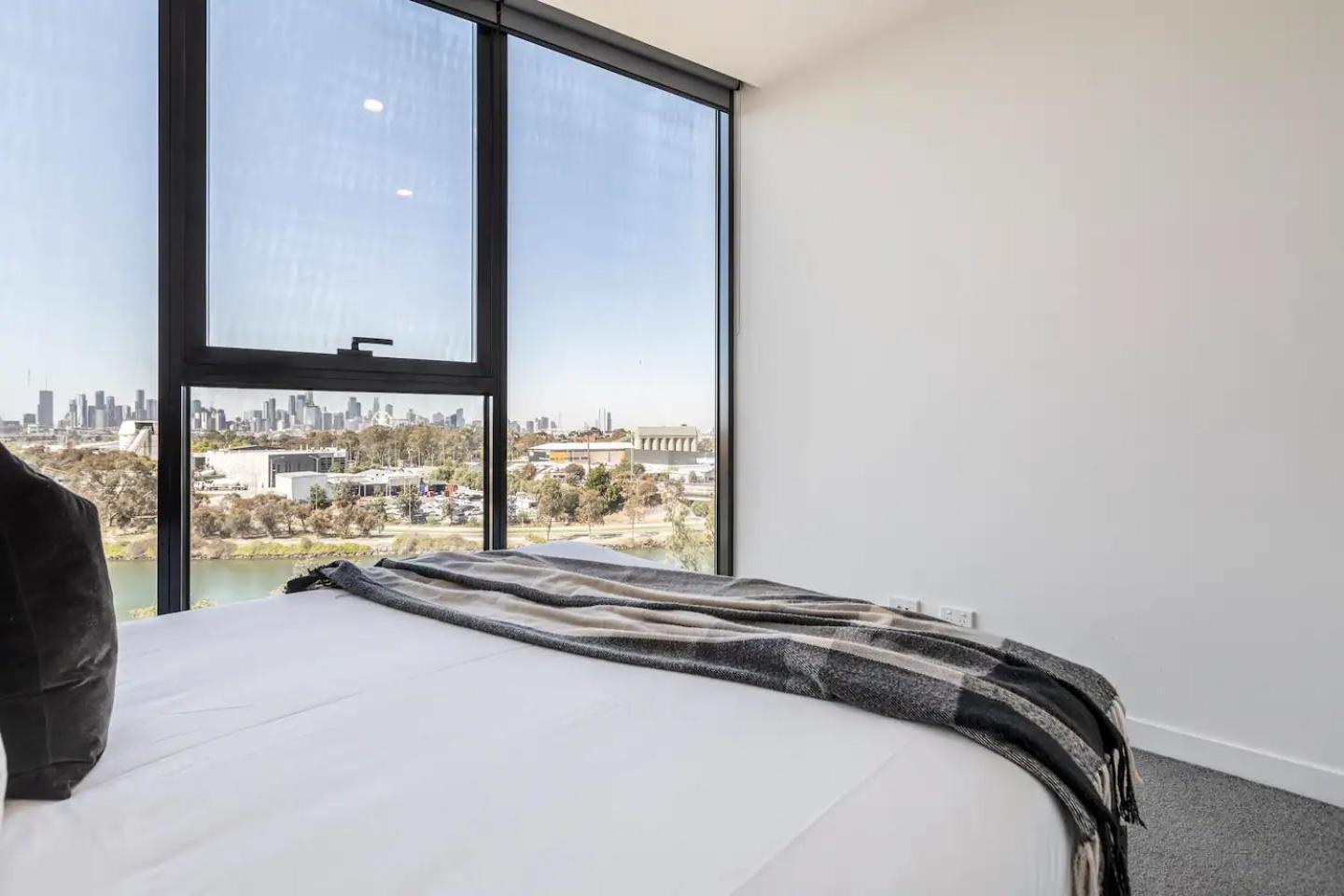 Hip On Maribyrnong River Cityscape Views! Melbourne