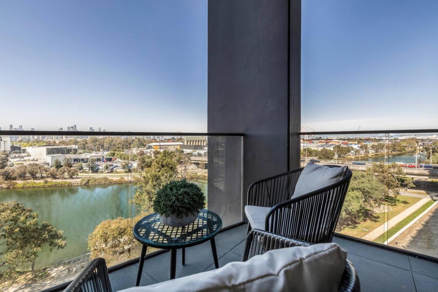 Hip On Maribyrnong River Cityscape Views! Apartment *