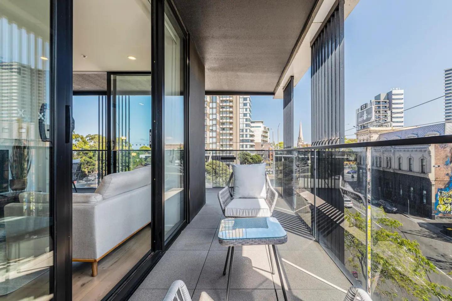 Light & Bright Close To & Fitzroy St Apartment *