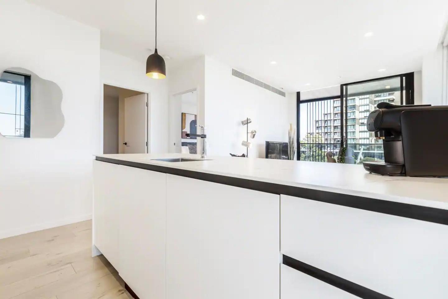 Apartment Light & Bright Close To & Fitzroy St Melbourne