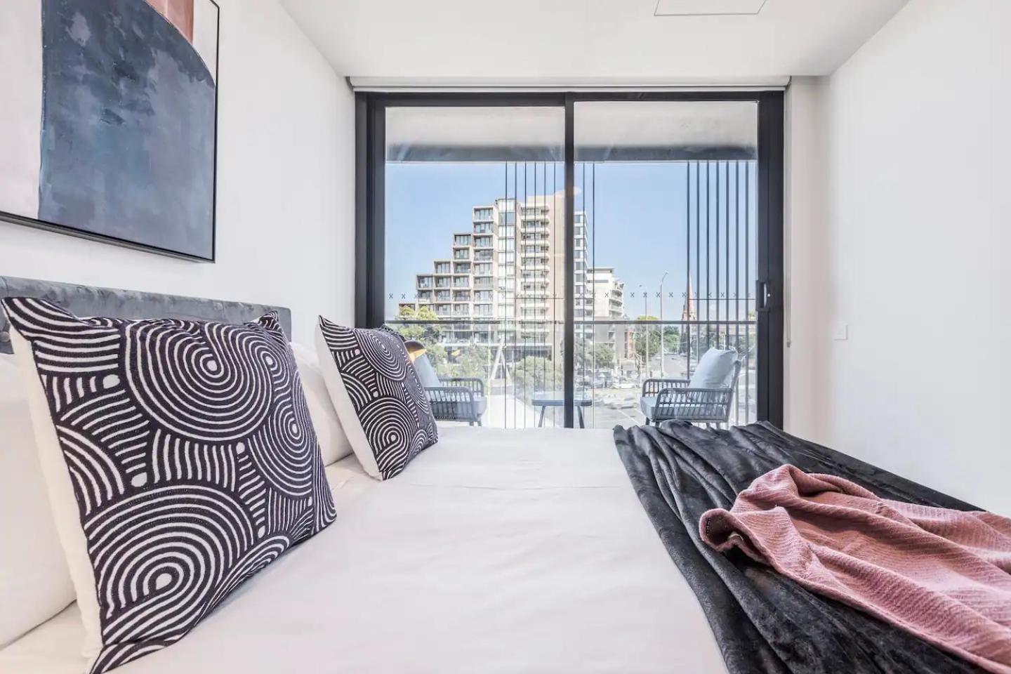 Apartment Light & Bright Close To & Fitzroy St Melbourne