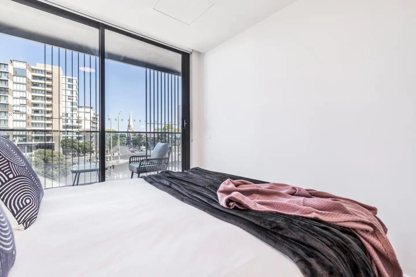 Light & Bright Close To & Fitzroy St Apartment *