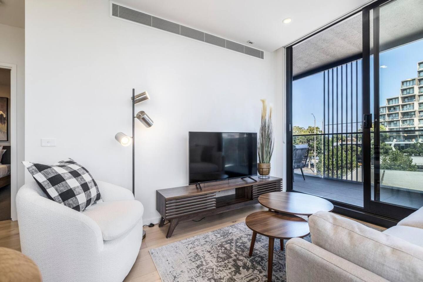 Light & Bright Close To & Fitzroy St Apartment *