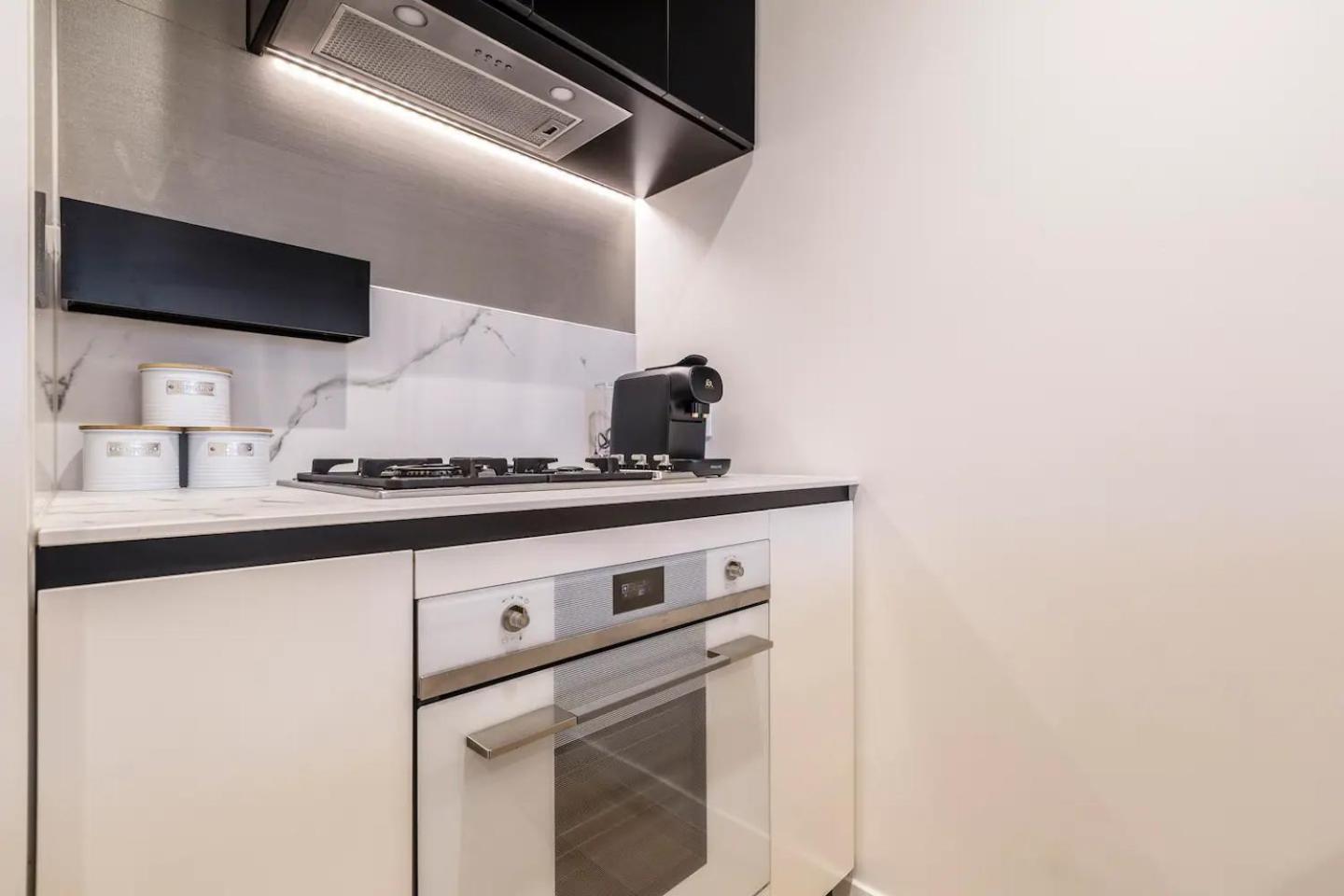 Hip Pad In Cool St Kilda Precinct Free Parking * Melbourne