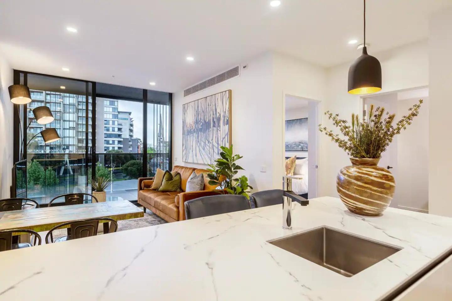 Apartment Hip Pad In Cool St Kilda Precinct Free Parking Melbourne