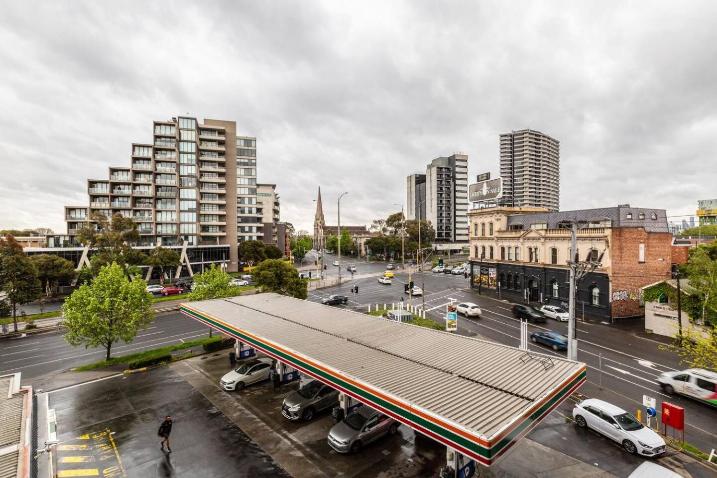 Apartment Hip Pad In Cool St Kilda Precinct Free Parking Melbourne