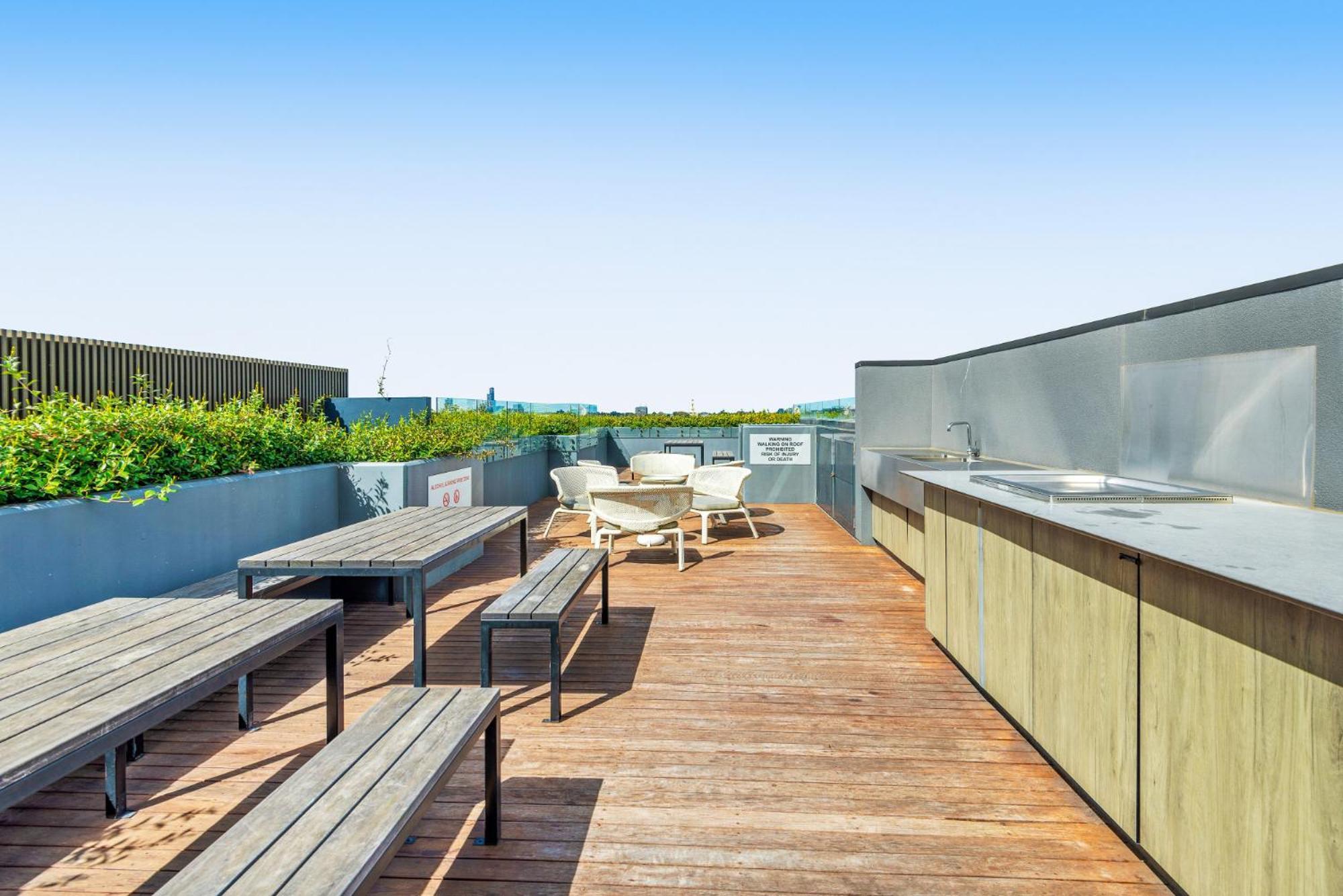 Beautiful 1-bed Unit In The Heart Of Apartment *