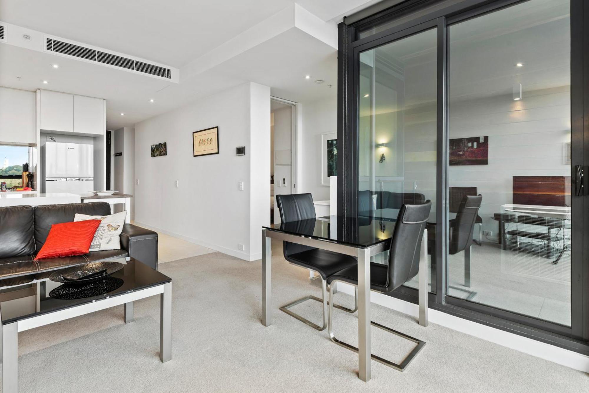 Beautiful 1-bed Unit In The Heart Of Apartment Melbourne