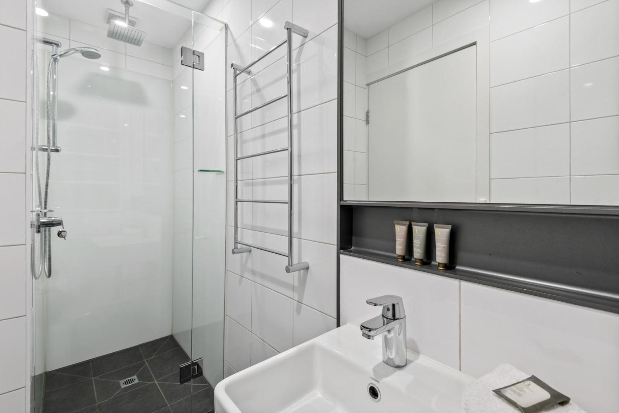 Apartment Retreat Near Iconic St Kilda *