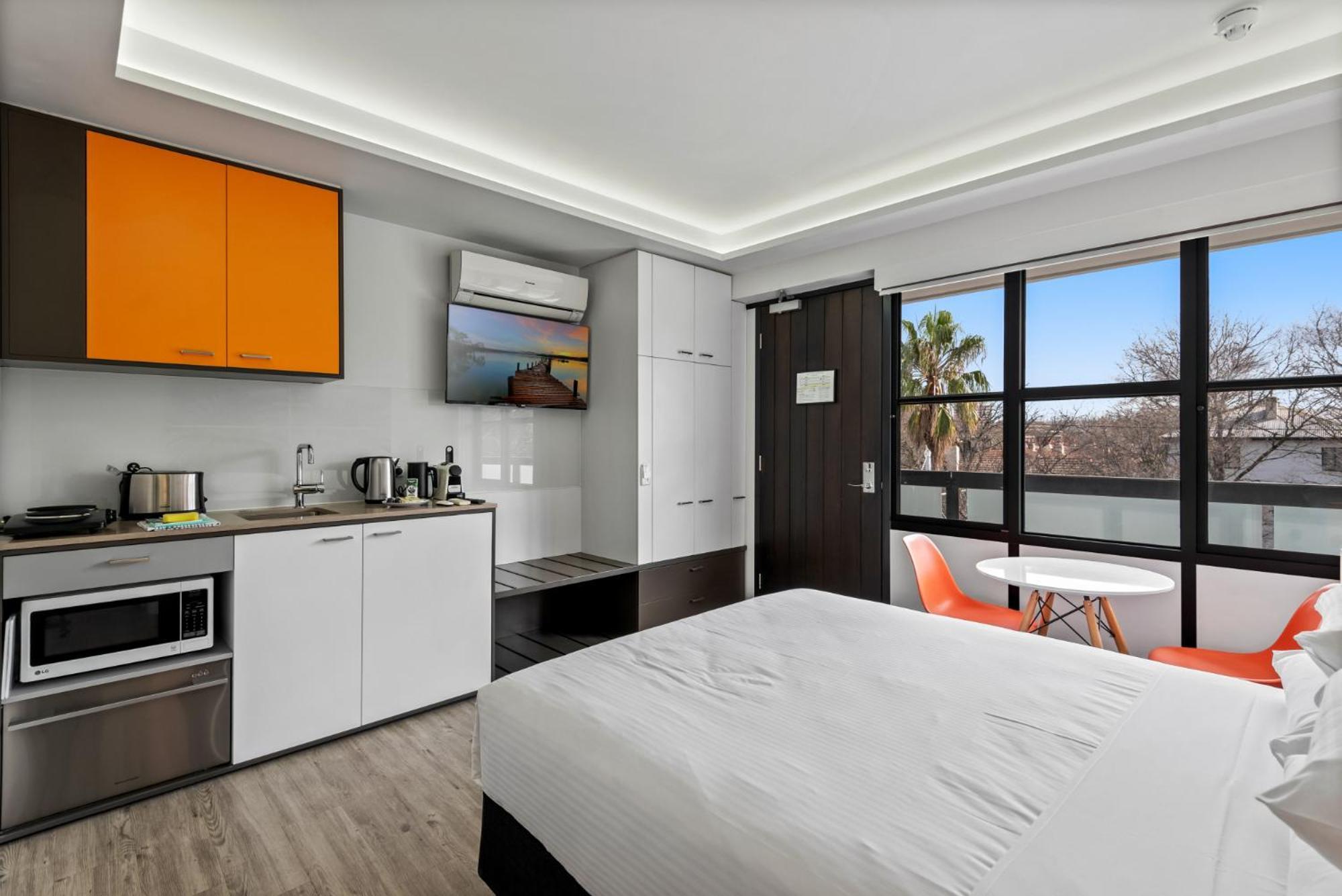 Retreat Near Iconic St Kilda Apartment *