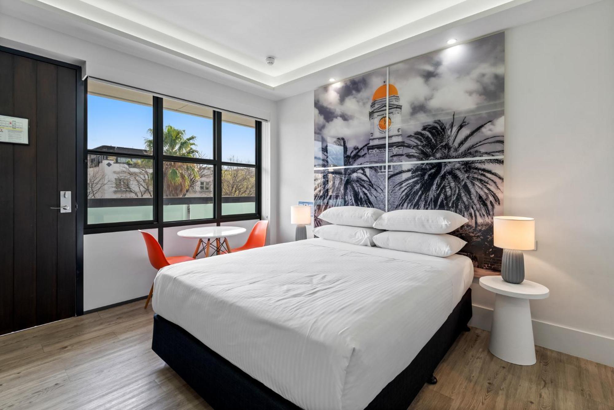 Apartment Retreat Near Iconic St Kilda *