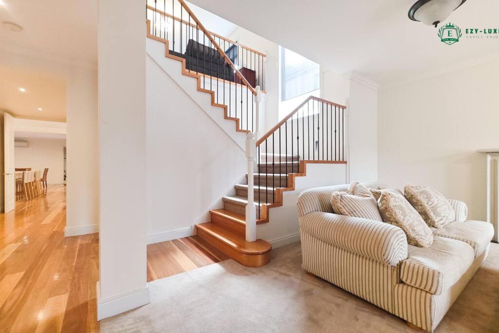 Balwyn Luxury 5br Mansion With Cinema & Bbq * Melbourne