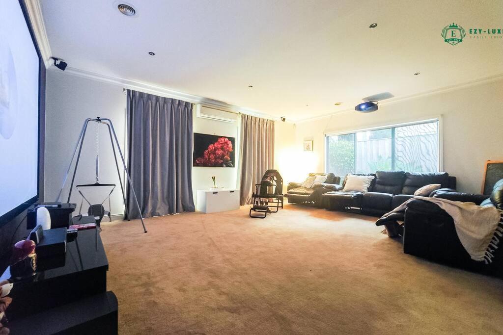 Balwyn Luxury 5br Mansion With Cinema & Bbq Holiday home