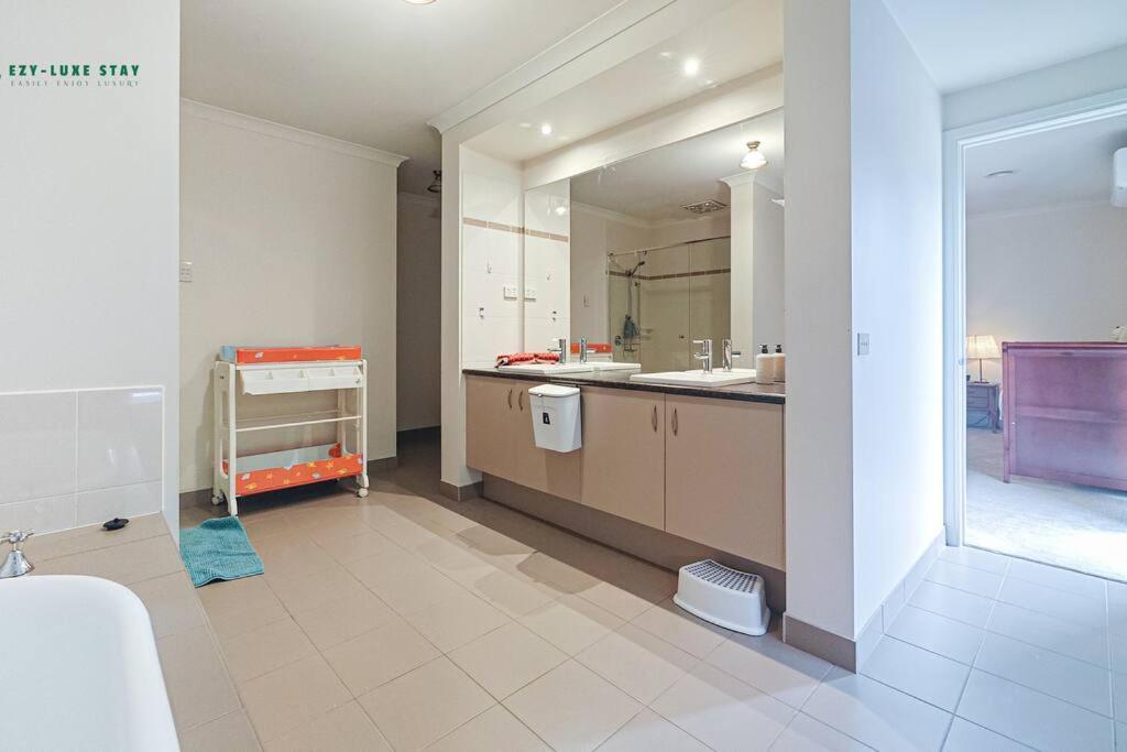 Balwyn Luxury 5br Mansion With Cinema & Bbq * Melbourne
