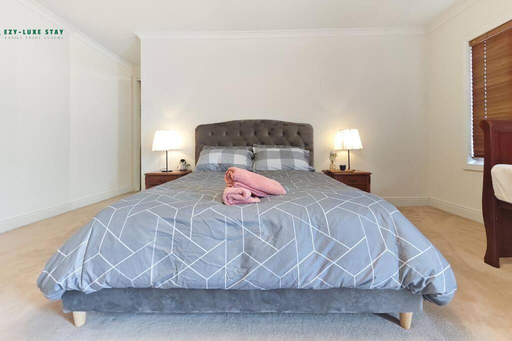 Balwyn Luxury 5br Mansion With Cinema & Bbq * Melbourne