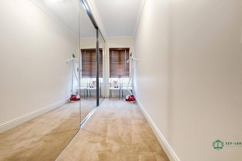 Holiday home Balwyn Luxury 5br Mansion With Cinema & Bbq