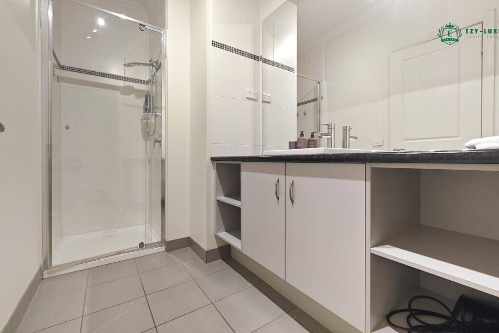 Holiday home Balwyn Luxury 5br Mansion With Cinema & Bbq *