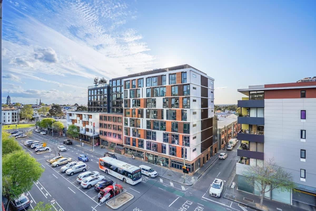 Apartment W30 - Sparkling North Gem With Parking *