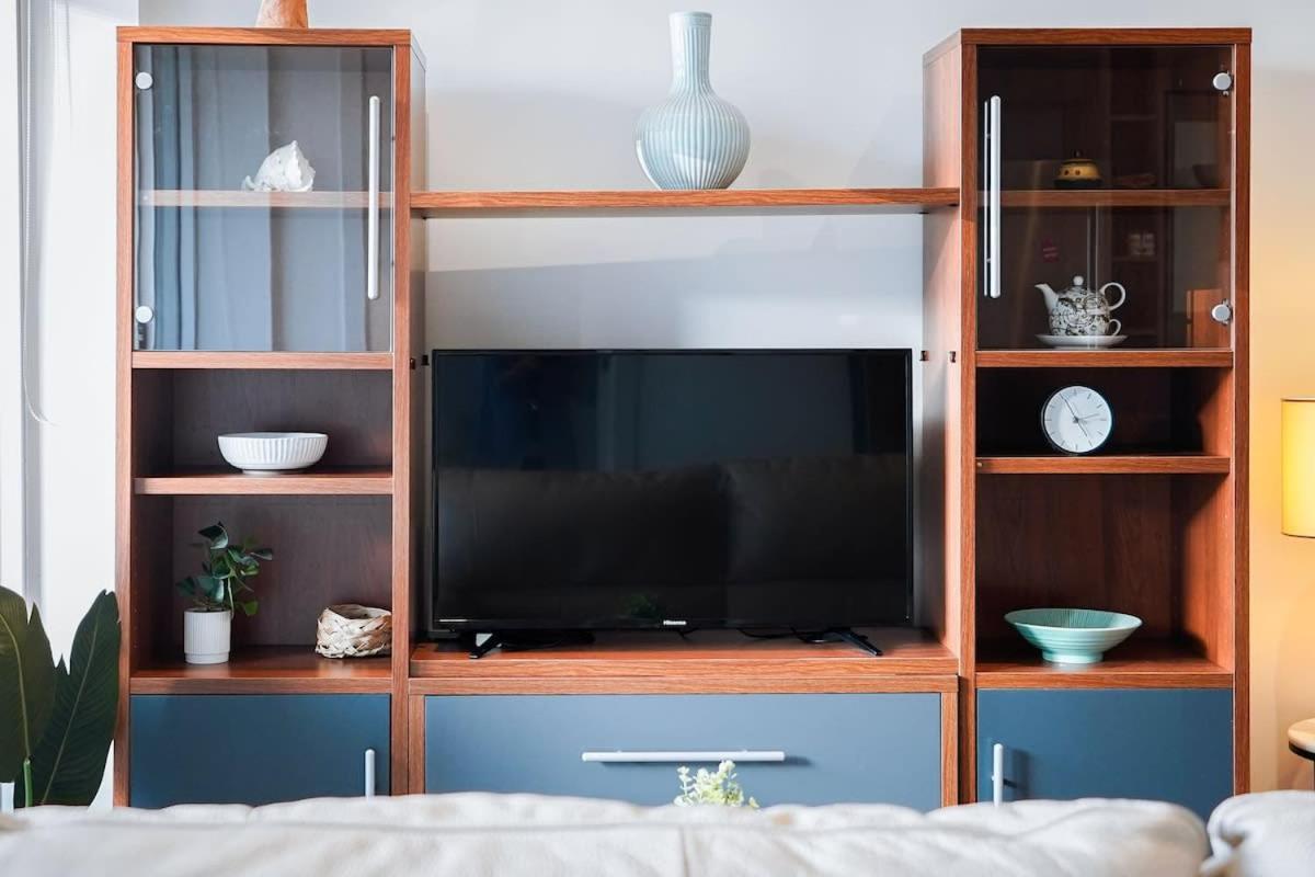 W30 - Sparkling North Gem With Parking Apartment Melbourne