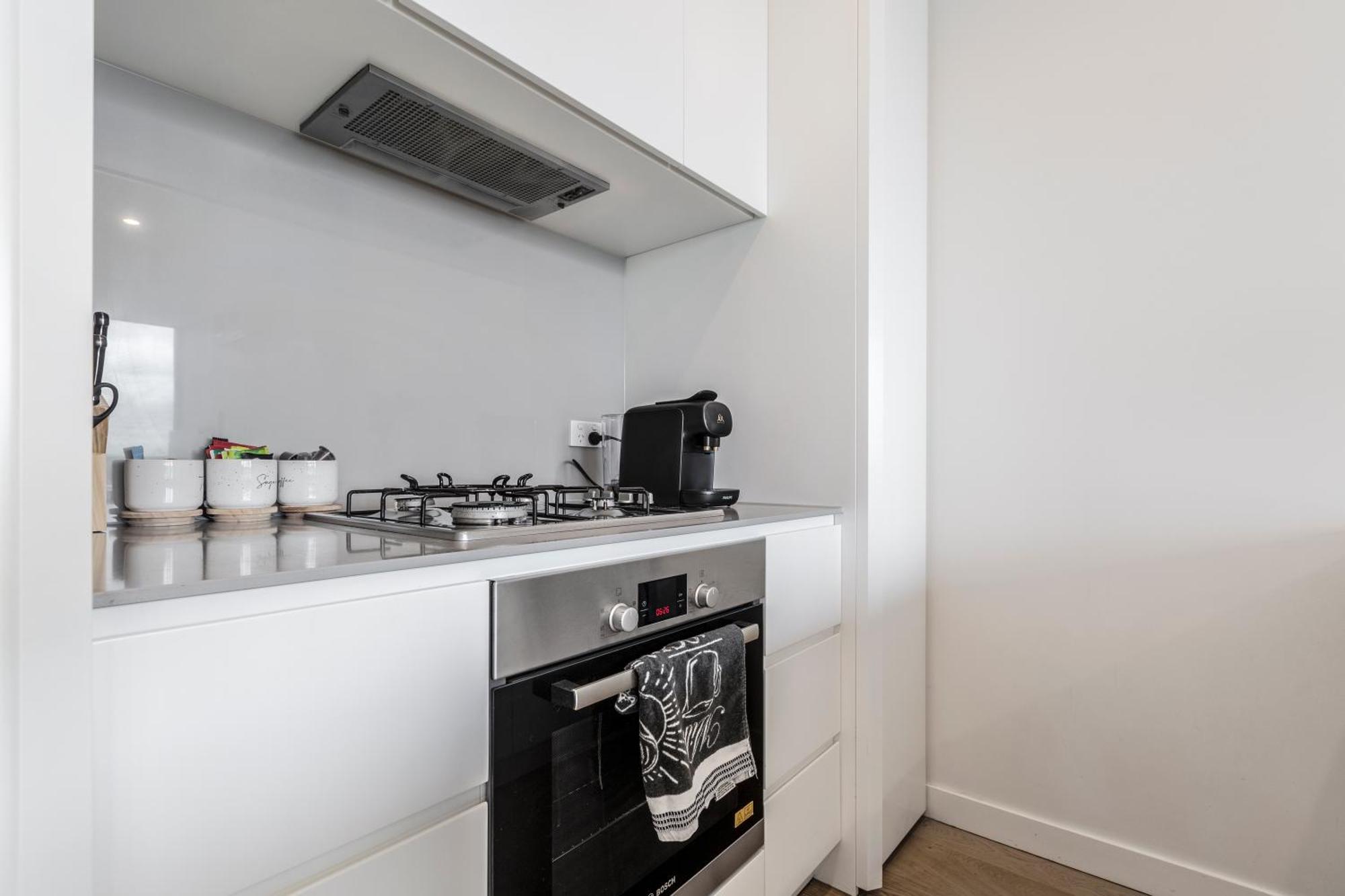Apartment Sunny & Stylish W Stunning Views & 65 Inches Tv *