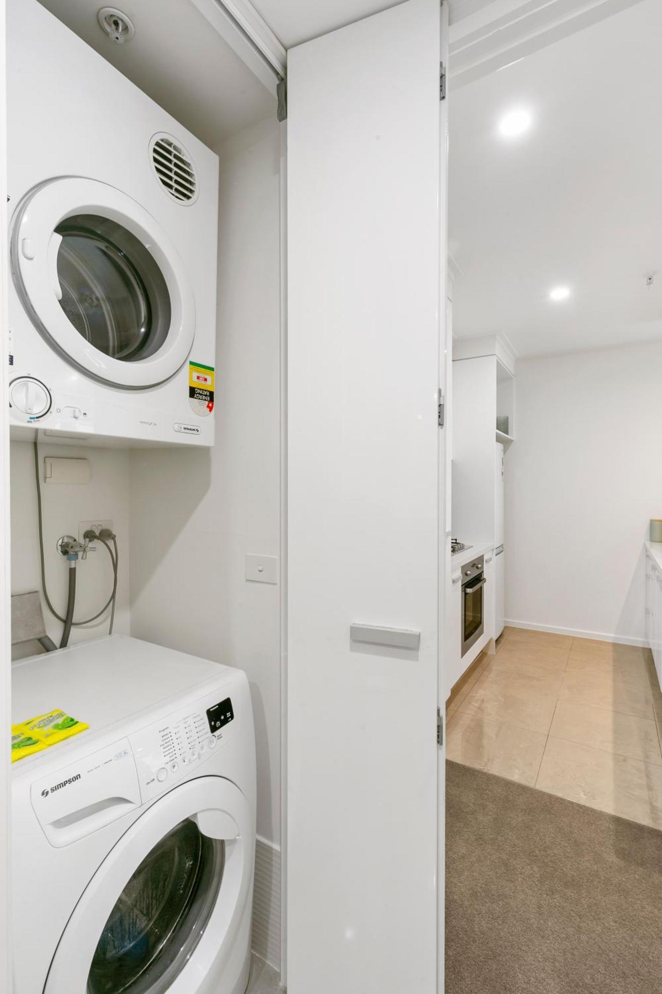 Southbank W Balcony, Pool & Parking Apartment *