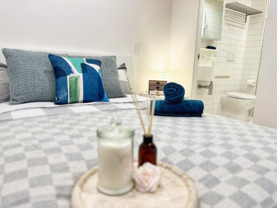 Es2410-2bed 2bath Vision With Balcony, Pool & Gym Melbourne