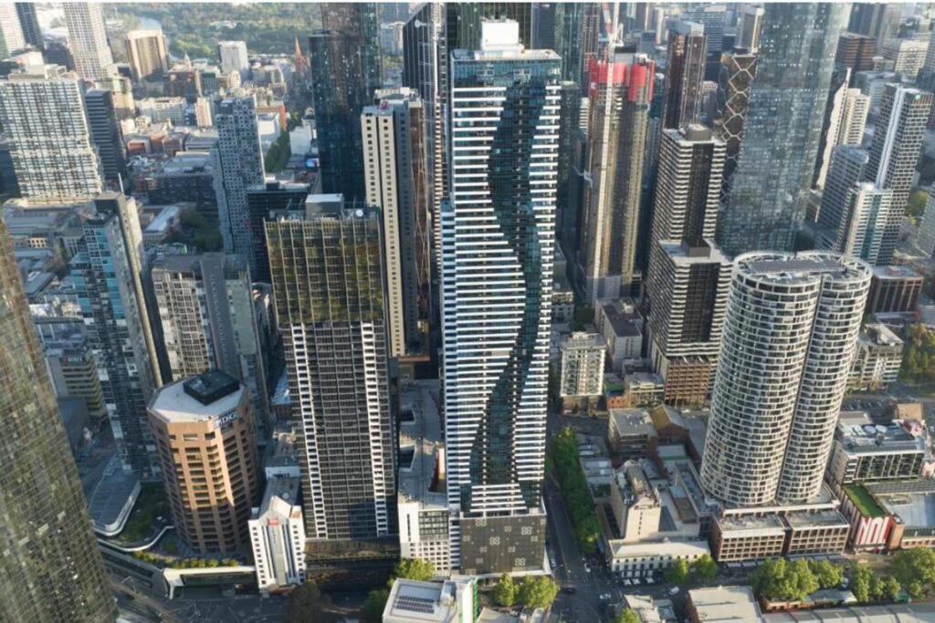 Es2410-2bed 2bath Vision With Balcony, Pool & Gym * Melbourne