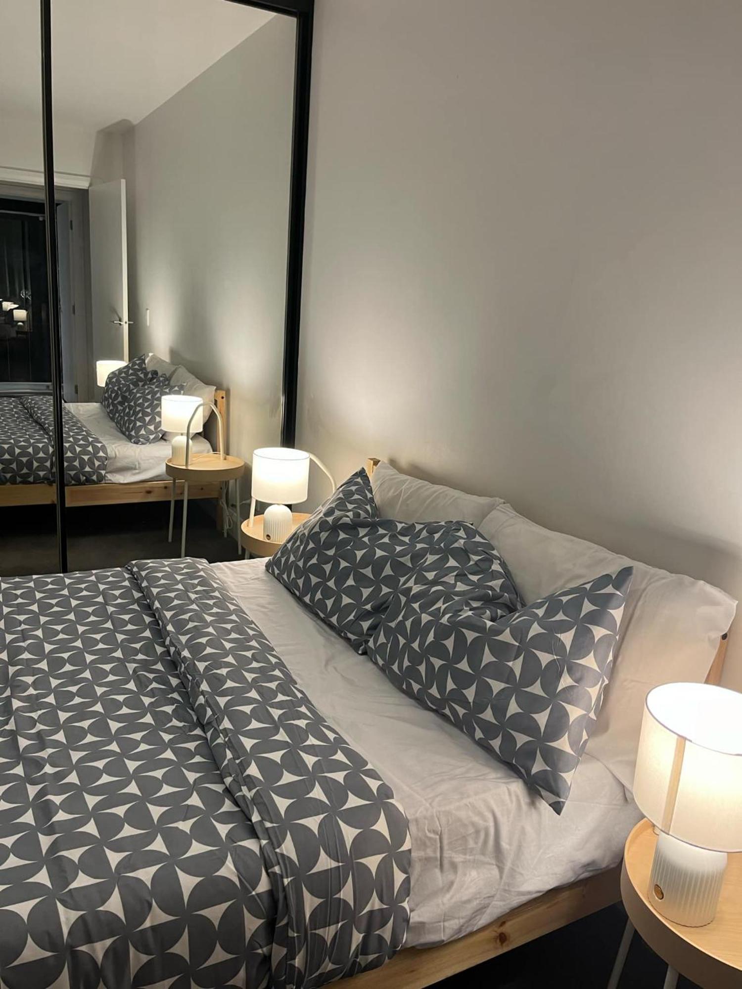 Spacious In The Heart Of Apartment Melbourne