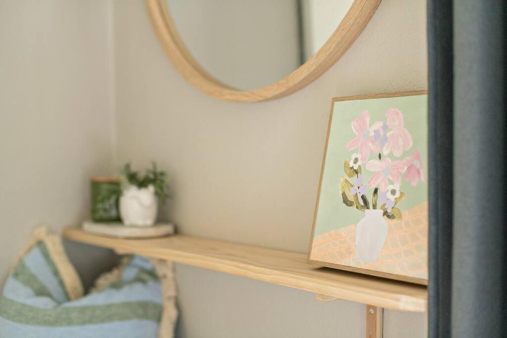 Charming Hideaway Near St Kilda Apartment *