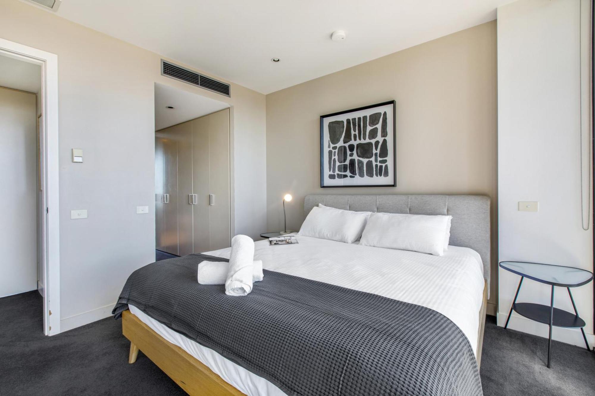 Apartment Modern Nomads Waterfront Near Casino With River View Melbourne
