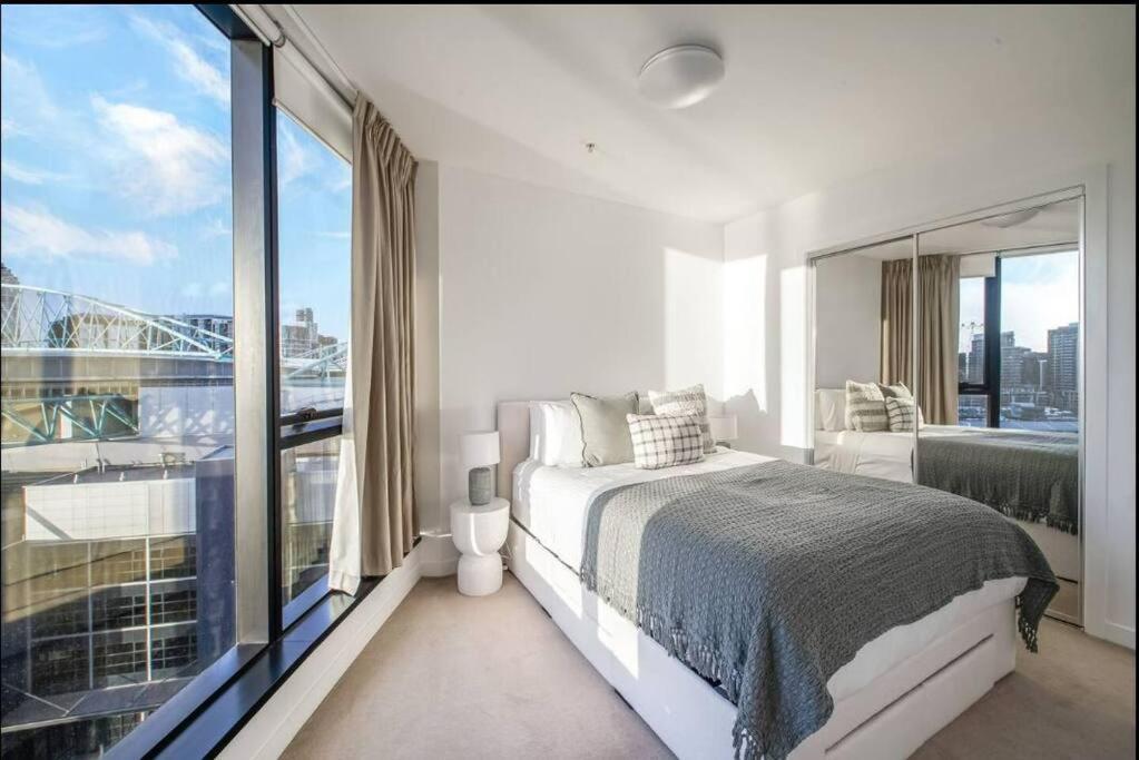 Breathtaking Harbour Views Melbourne