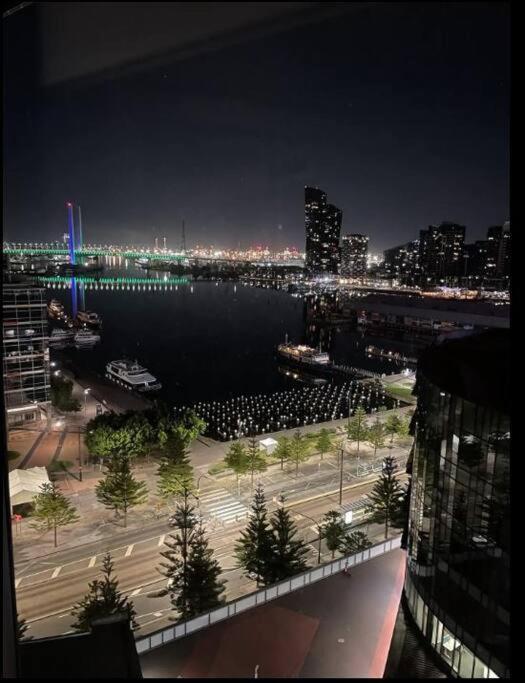 Breathtaking Harbour Views Melbourne