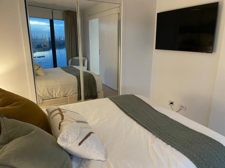 Breathtaking Harbour Views * Melbourne