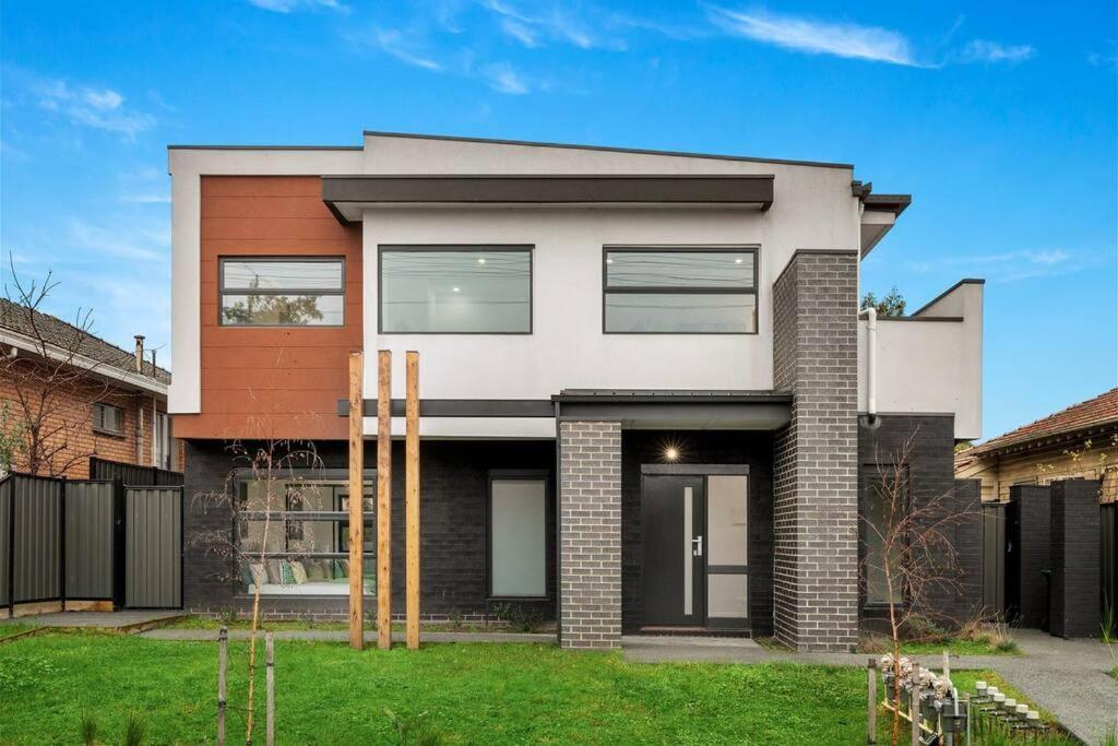 Apartment Long-term Stays-2br Townhouse On Bell Street, Preston, & Near Tram, Pets Welcome