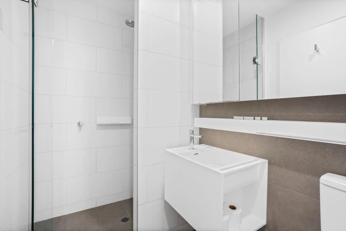 Marina Tower - Stunning Harbour & View Apartment *