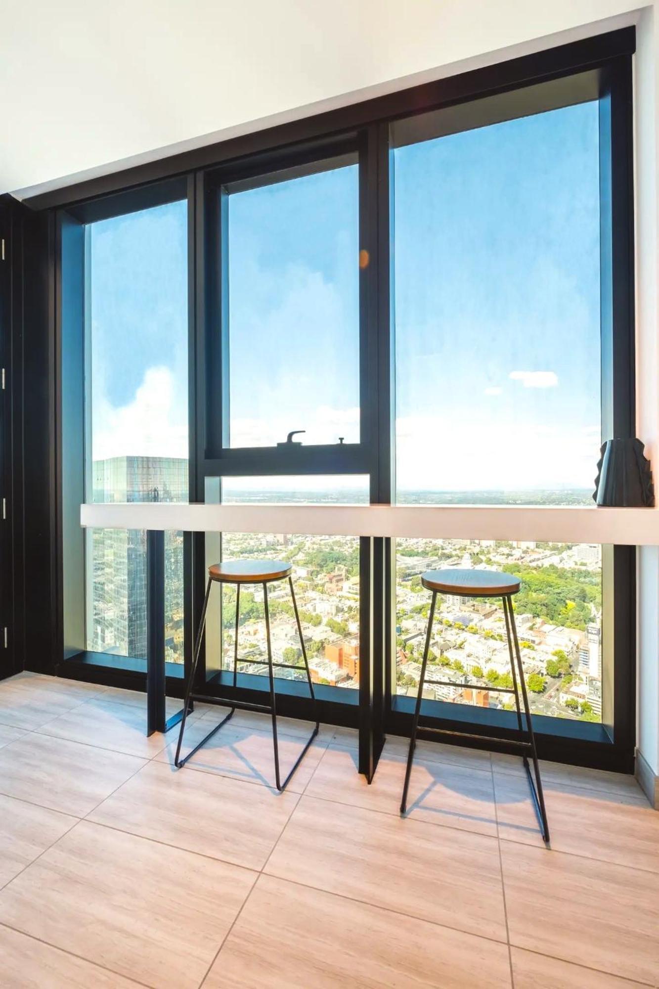 Mega Style Victoria One Apartment