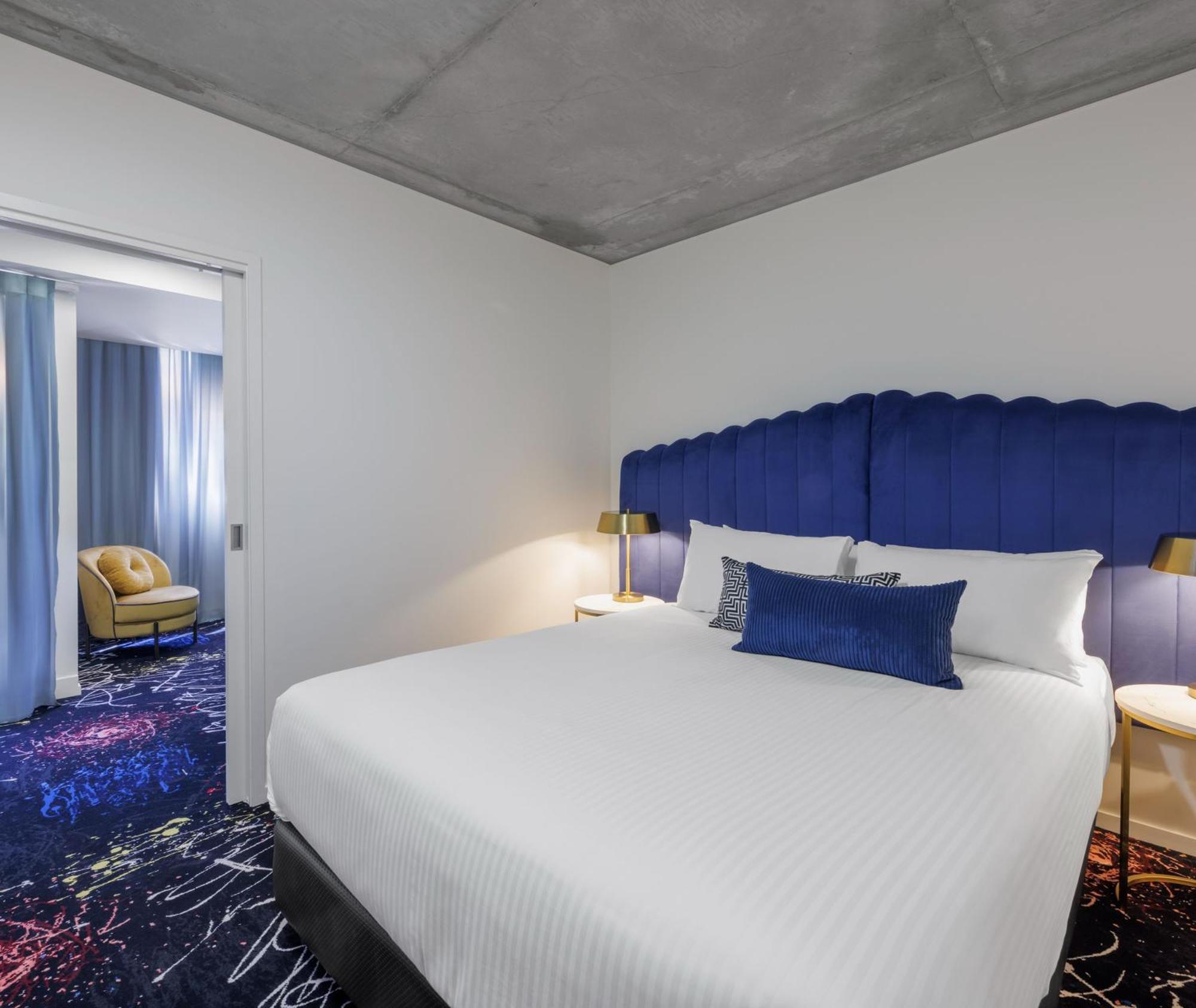 Hotel Oaks St Kilda Road 4*